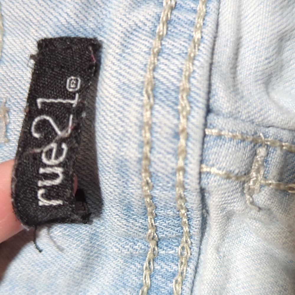 Shorts - Picture 4 of 5